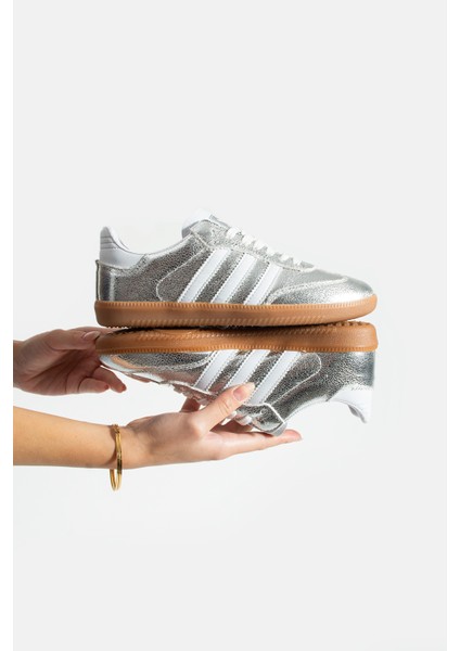 Şeritli Ince Taban Bağcıklı Trend Kadın Spor Ayakkabı modelleri