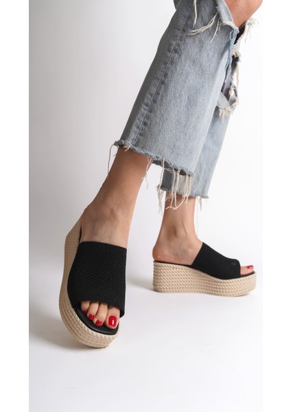 Marla Dolgu Topuklu Ortopedik Taban Hasır Görünümlü Triko Kadın Terlik Tkt - Siyah