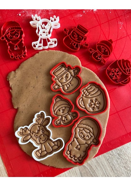 5’li Yılbaşı Temalı Kurabiye Kalıbı Seti – Noel Figürleri modelleri