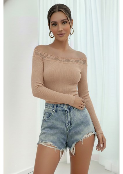 Dantelli Kayık Yaka Slim Fit Bluz