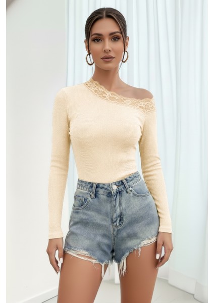 Dantelli Çapraz Yaka Slim Fit Bluz