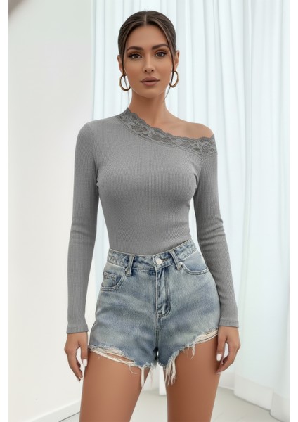 Dantelli Çapraz Yaka Slim Fit Bluz