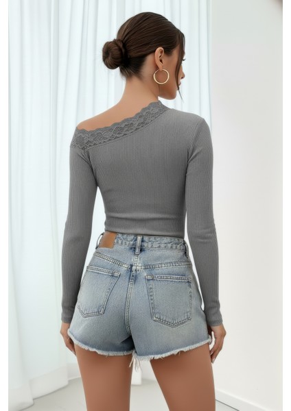 Dantelli Çapraz Yaka Slim Fit Bluz fiyatları