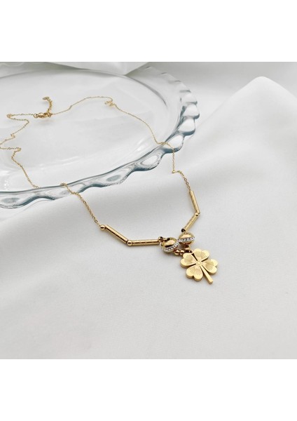 Kararmaz Paslanmaz Zarif Yonca Kolye