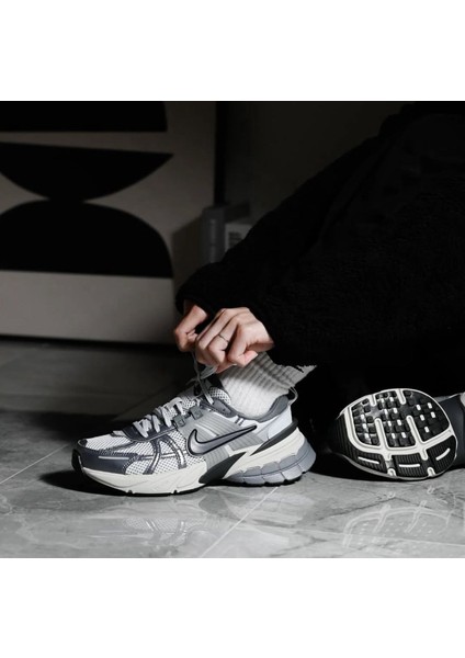 V2K Run ‘pure Platinum Wolf Grey’ -Sportxoutlet