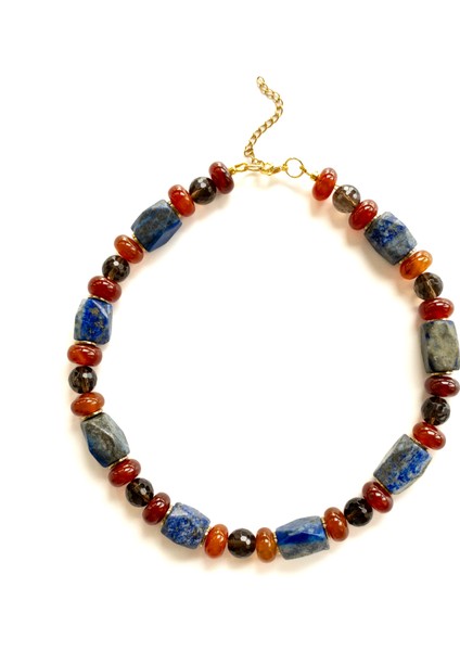 Nyx – Karnelyan Akik, Lapis Lazuli, Dumanlı Kuvars ve Hematit Taşı Kolye fiyatları