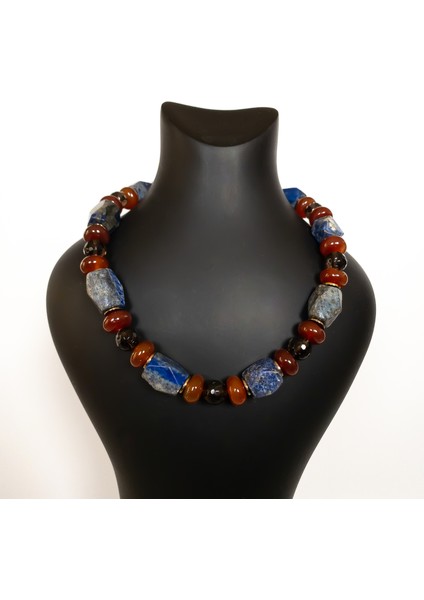 Nyx – Karnelyan Akik, Lapis Lazuli, Dumanlı Kuvars ve Hematit Taşı Kolye fırsatları