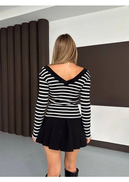 V Yaka Kol ve Yaka Düğmeli Bluz Siyah A4047 fiyatları