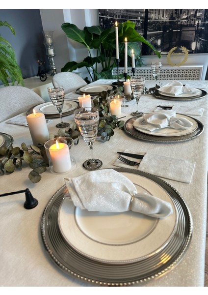 Keten Dokulu Gümüş Simli Köşe Fransız Dantelli Beyaz Masa Örtüsü(Peçete Dahil Değil) modelleri