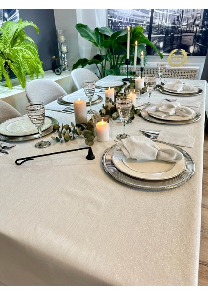 Keten Dokulu Gümüş Simli Köşe Fransız Dantelli Beyaz Masa Örtüsü(Peçete Dahil Değil)