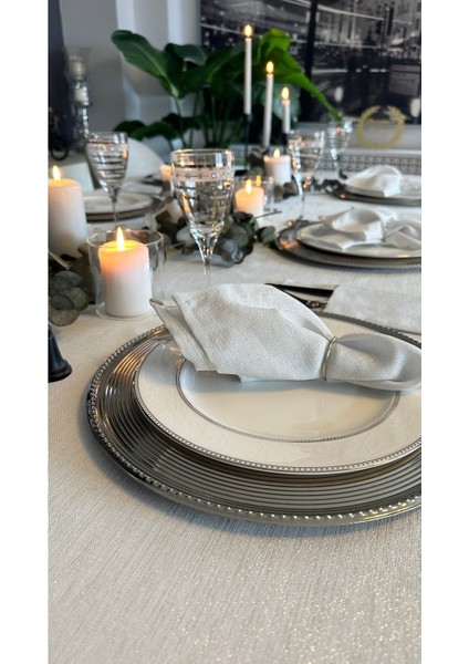 Keten Dokulu Gümüş Simli Köşe Fransız Dantelli Beyaz Masa Örtüsü(Peçete Dahil Değil)