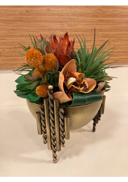 Yapay Skulent Döküm Pirinç Saksı Içi Arajman Turuncu Karışık Yükseklik 26 cm Çap 15 cm