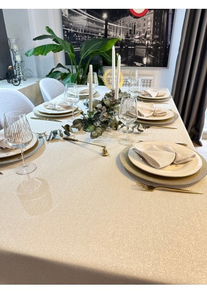 Keten Dokulu Gold Simli Köşe Fransız Dantelli Ekru Masa Örtüsü(Peçete Dahil Değil) modelleri
