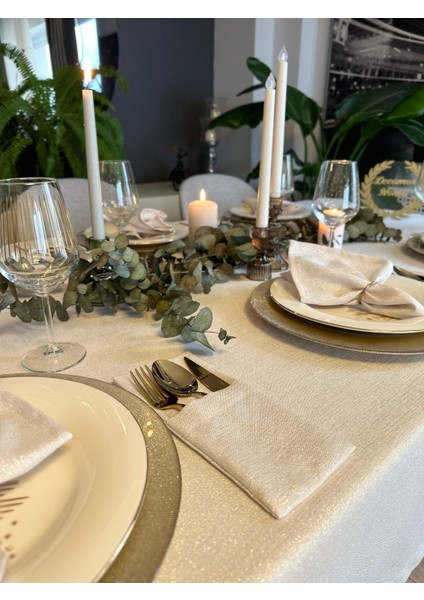 Keten Dokulu Gold Simli Köşe Fransız Dantelli Ekru Masa Örtüsü(Peçete Dahil Değil)