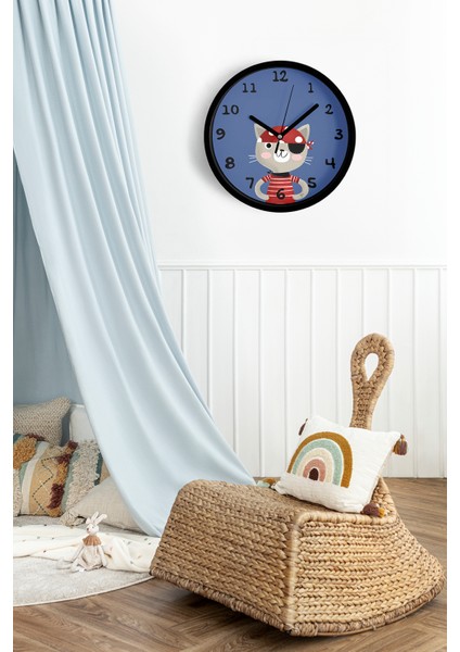 Korsan Kedi Çizimli Çocuk Odası Duvar Saati - 25CM - Önü Camlı Siyah Kasa - Sessiz Mekanizma fiyatları