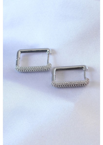 Gümüş Renk Kare Model Zirkon Taşlı Pirinç Kadın Küpe