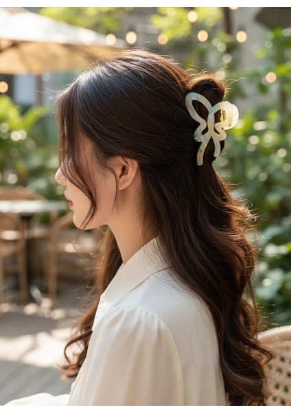 Kadın Kelebek Şekilli Akrilik Şeffaf Soft Mandal Toka