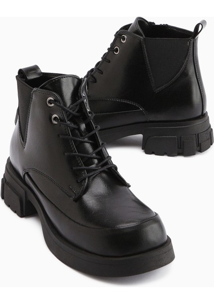 Luisa Siyah Bağcıklı Kadın Bot