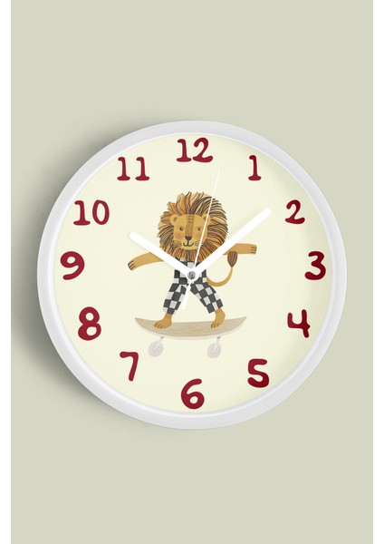 Güneş Gözlüklü Kaykay Yapan Sevimli Aslan Çocuk Odası Modern Duvar Saati - 25CM - Önü Camlı