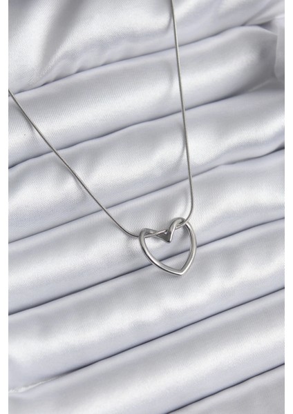 316L Çelik Gümüş Renk Kalp Model Kadın Kolye