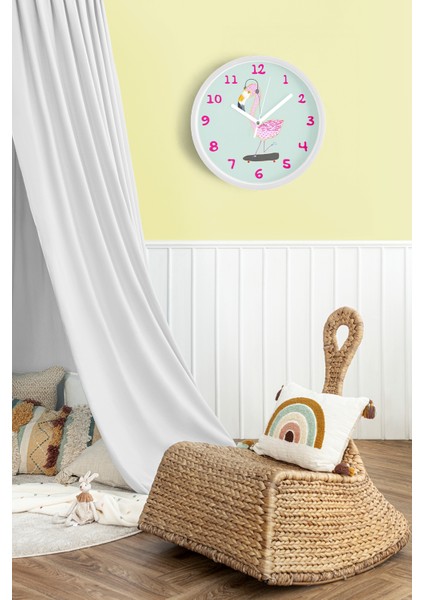 Kaykay Yapan Pembe Flamingo Çocuk Odası Duvar Saati - 25CM - Önü Camlı Beyaz Kasa - Sessiz Mekanizma fiyatları