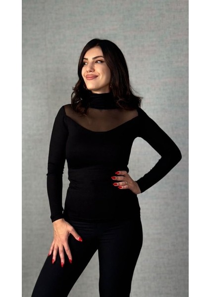 Kadın Uzun Kollu Balıkçı Yaka Önü Tül Detay Kaşkorse Kumaş Bluz