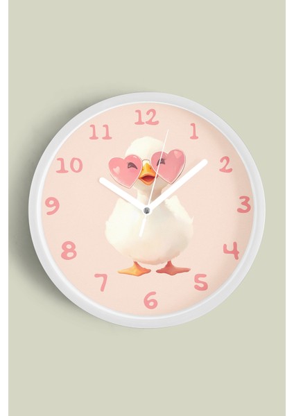 Sevimli Kalp Gözlüklü Ördek Çocuk Odası Duvar Saati - 25CM - Önü Camlı Beyaz Kasa - Sessiz Mekanizma