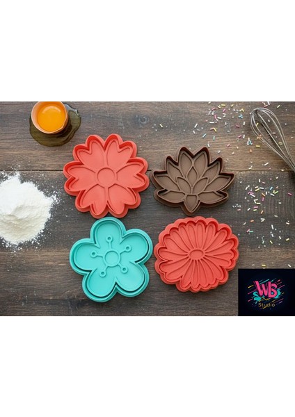 4'lü Çiçek Kurabiye Kalıbı ve Şeker Hamuru Şekillendirici Set