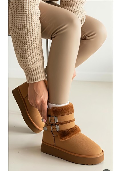 Içi Tüylü Dışı Süet Kemerli Tokalı Kürklü Yüksek Taban Kadın Bot