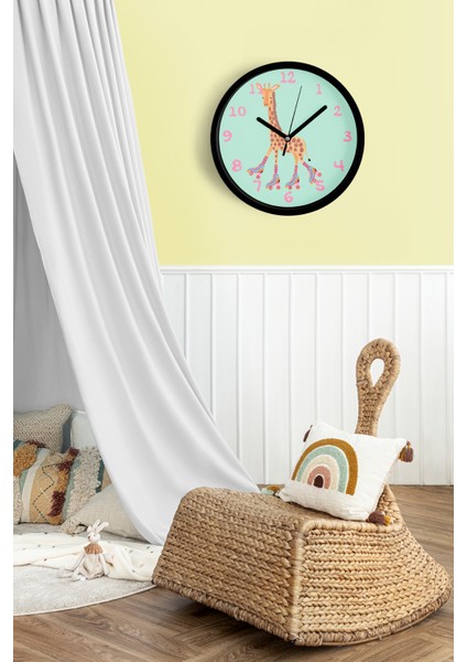Paten Kayan Sevimli Zürafa Çocuk Odası Duvar Saati - 25CM - Önü Camlı Siyah Kasa - Sessiz Mekanizma fiyatları