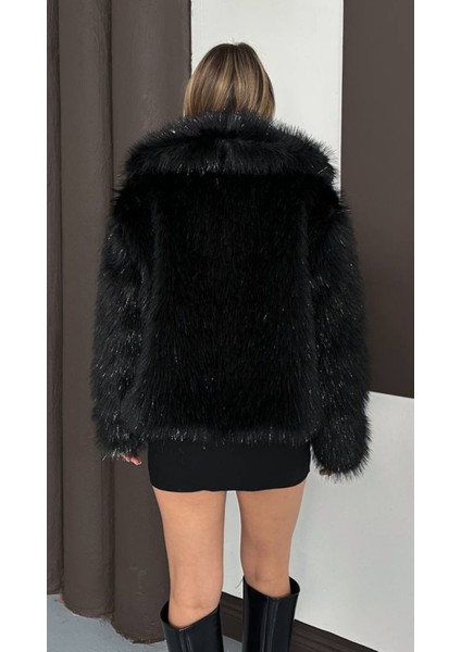 Kadın Sim Detaylı Lüks Suni Kürk Kaban – Siyah Parıltılı Tüylü Mont