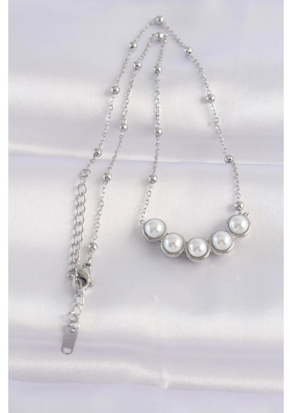 316L Çelik Zincir Gümüş Renk Sıralı Inci Taşlı Kolye fiyatları