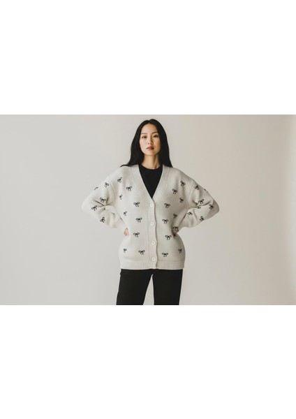 Fiyonk Desenli Çelik Örme Triko V Yaka Hırka