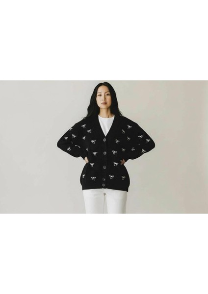 Fiyonk Desenli Çelik Örme Triko V Yaka Hırka