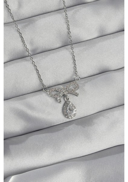 316L Çelik Gümüş Renk Zirkon Taşlı Fiyonk Detay Damla Kolye