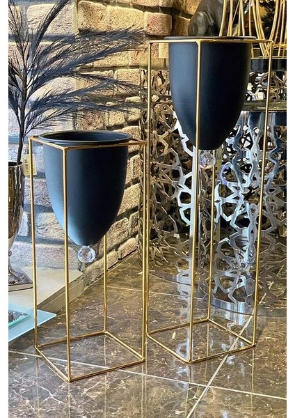 Metal Ayaklı Saksı (Metal)