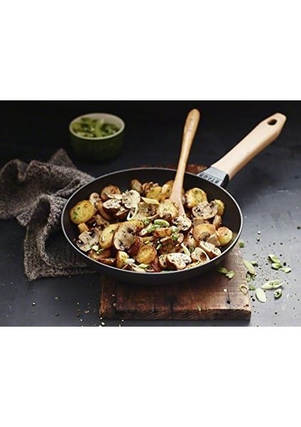 Ahşap Saplı Döküm Kızartma Tavası fırsatları