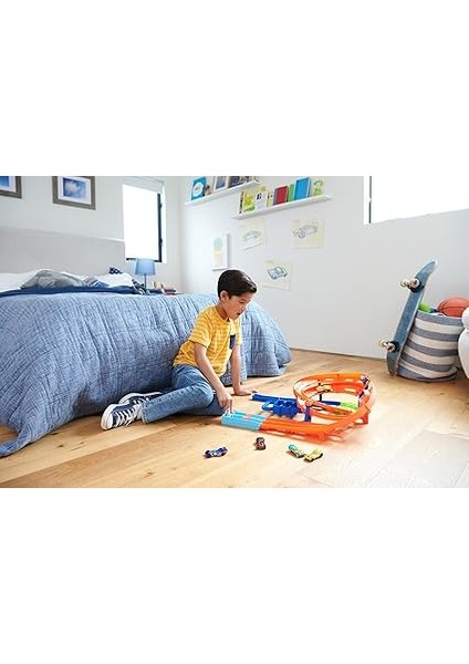 Wheels Ikili Yarış ve Akrobasi Pisti Hot Wheels Ikili Yarış ve Akrobasi Pisti, 2 Adet 1:64 Ölçekli Oyuncak Araba, Kolayca Saklanabilir HTK17 fiyatları