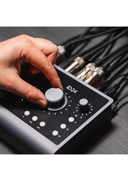 ID24 Yüksek Kalite Usb-C Ses Kartı: 10-Giriş/14-Çıkış 24BIT/96KHZ Sınıfının Lideri 32-Bit 126DB Dinamik Aralık Dac / 126DB Dinamik Aralık Adc Çeviriciler (Pc/mac Uyumlu) fırsatları