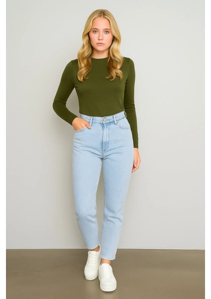 Yüksek Bel Kadın Mom Fit Jean – Açık Kar Mavisi Esnek Denim, Düz Dar Paça, Günlük Rahat Kalıp