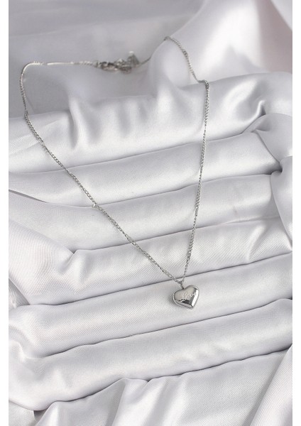 316L Çelik Gümüş Renk Zincir Love Işleme Kalp Figür Kadın Kolye fiyatları
