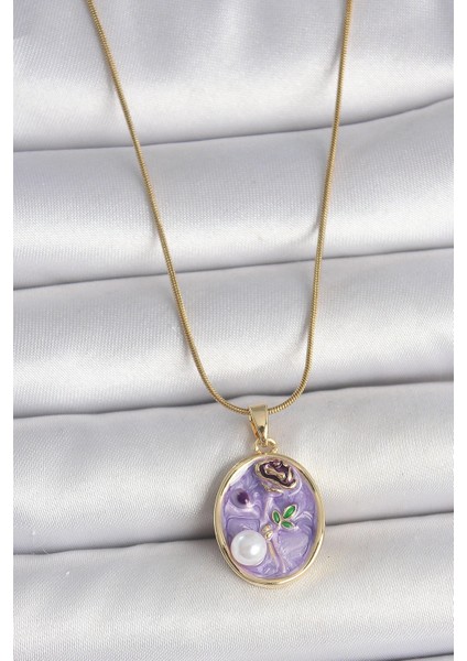 316L Çelik Gold Renk Zincir Mor Çiçek Işlemeli Inci Detay Portre Model Kadın Kolye