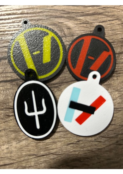 En Iyi Logo Anahtarlık Ödülü'nde Twenty One Pilots Regional (2011) fiyatları