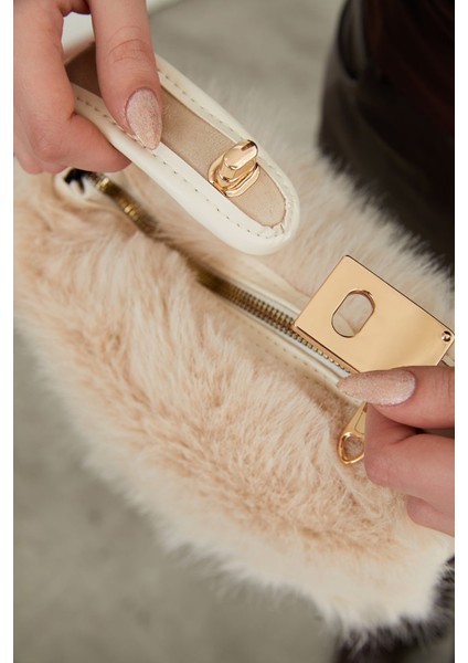 Askılı Fermuarlı Suni Kürk Kol Çantası indirimleri