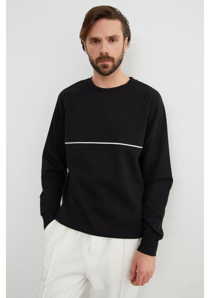 Kontrast Biye Detaylı Bisiklet Yaka Sweatshirt indirimleri