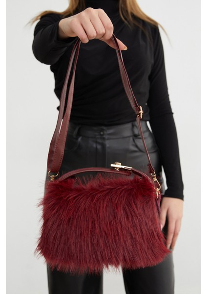 Askılı Fermuarlı Suni Kürk Kol Çantası fırsatları