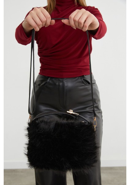 Askılı Fermuarlı Suni Kürk Kol Çantası fırsatları