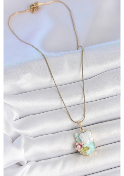 316L Çelik Gold Renk Zincir Mi Mineli Incili Çiçek Işlemeli Portre Model Kadın Kolye fiyatları