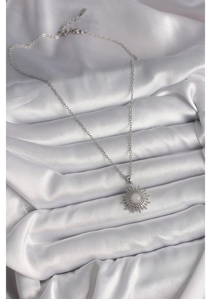 316L Çelik Gümüş Renk Zincir Beyaz Mineli Güneş Model Kadın Kolye fiyatları