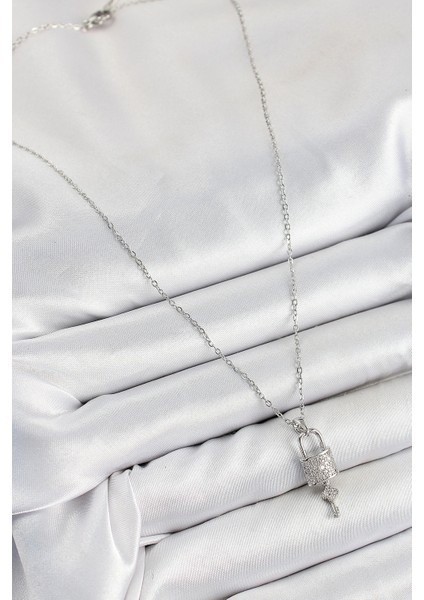 316L Çelik Zirkon Taşlı Kilit ve Sallantılı Anahtar Model Gümüş Renk Kadın Kolye fiyatları